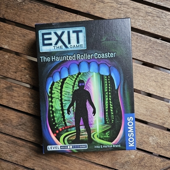 Exit: the Haunted Rollercoaster riddle family Christmas board game - Picture 1 of 3